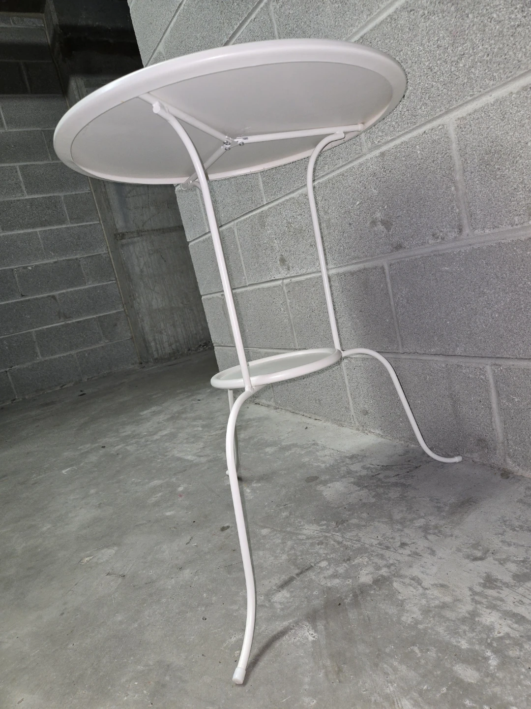 White Round Side Table - photo 2