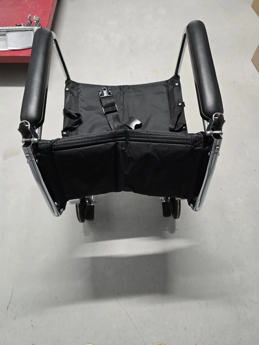 Folding wheelchair - photo 2