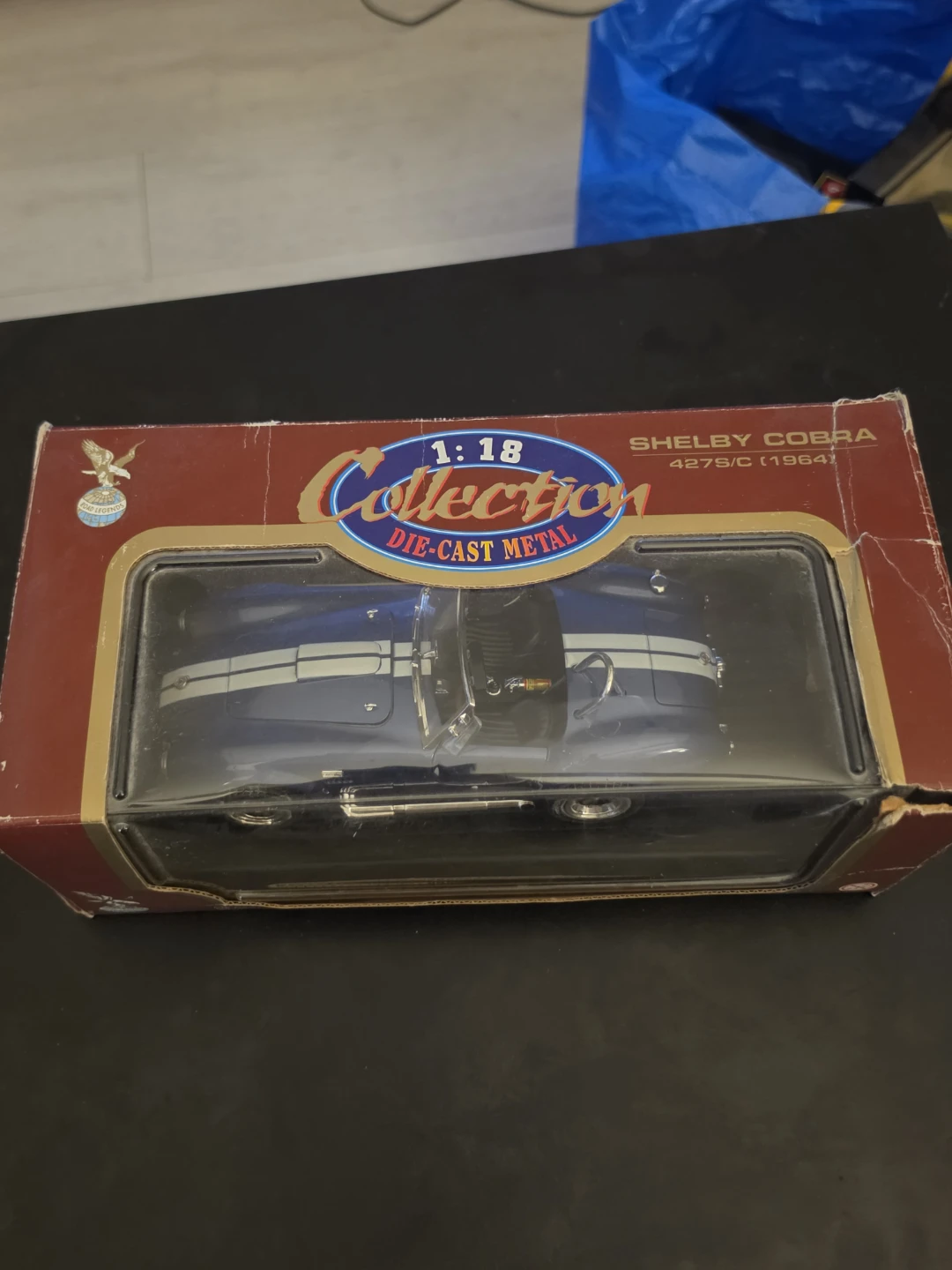 Shelby Cobra 427 S/C Die-Cast Car (1:18) - photo 2