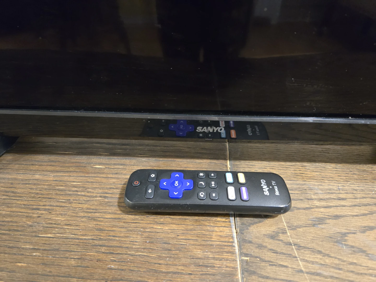 Sanyo Roku TV 32 Inches. - photo 2