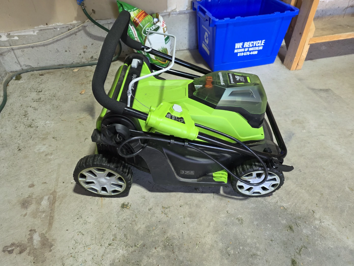 Greenworks 24V Cordless Electric Lawn Mower