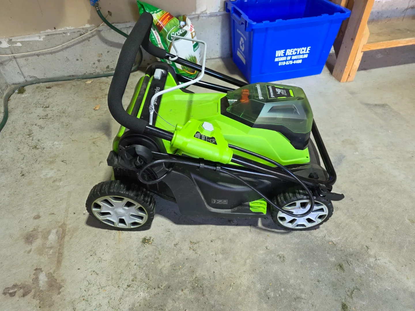 Greenworks 24V Cordless Electric Lawn Mower
