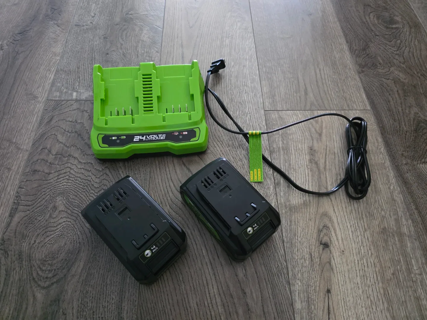 Greenworks 24V Cordless Electric Lawn Mower - photo 3