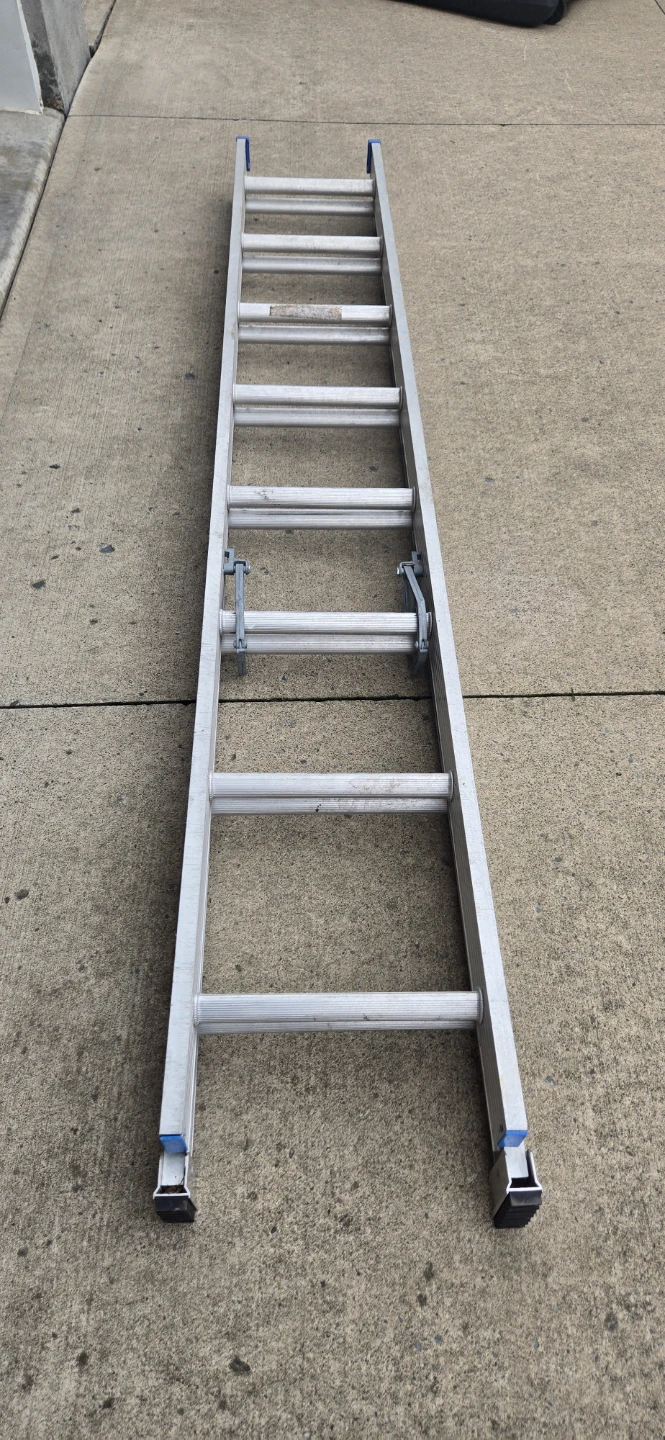 Aluminum Extension Ladder 16 feet