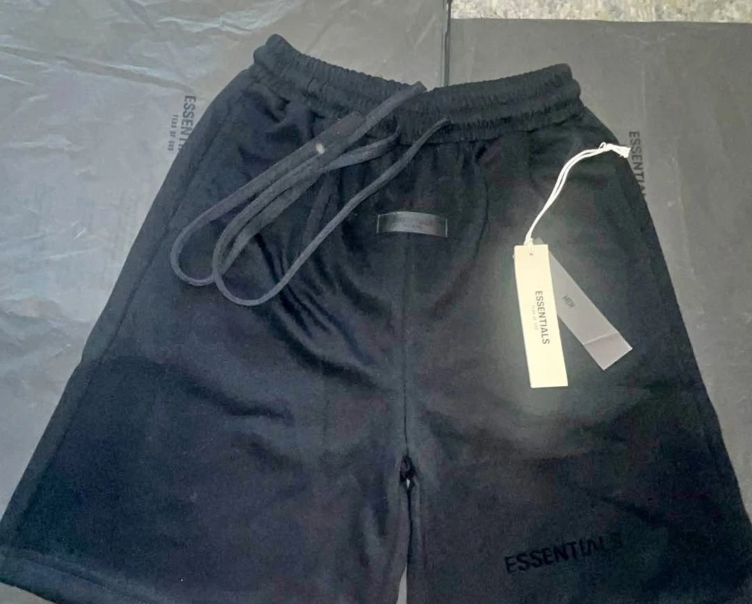 Fear of God Essentials Black Shorts Medium