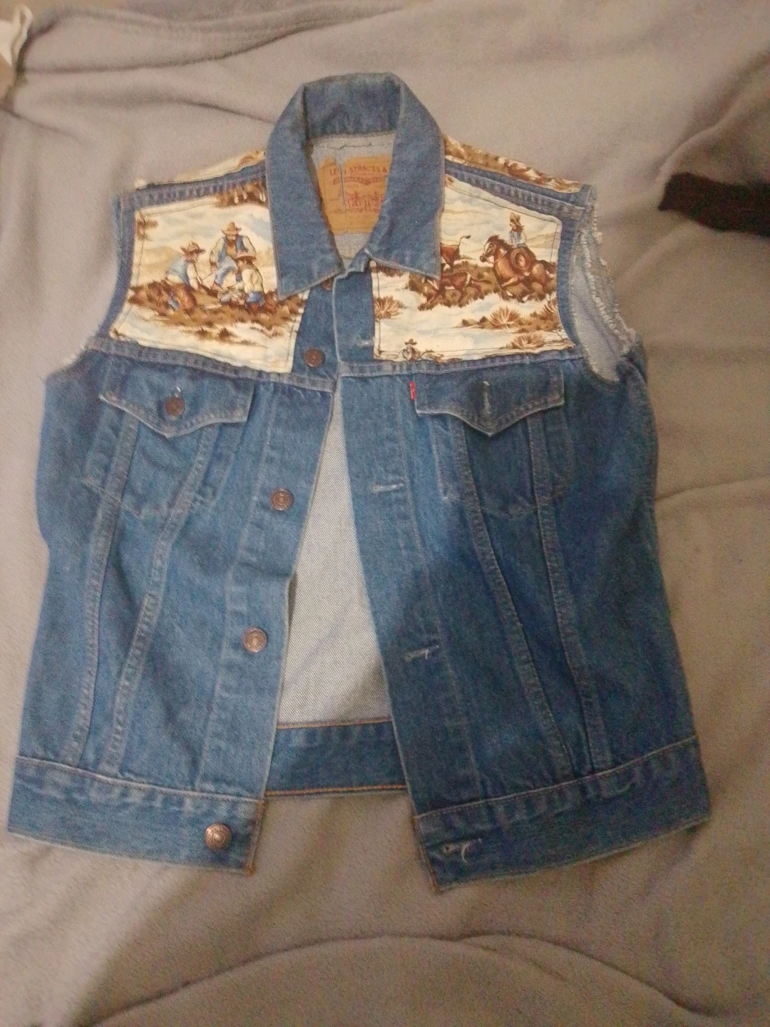 Levi's Denim Vest with Western Scene Print - photo 3