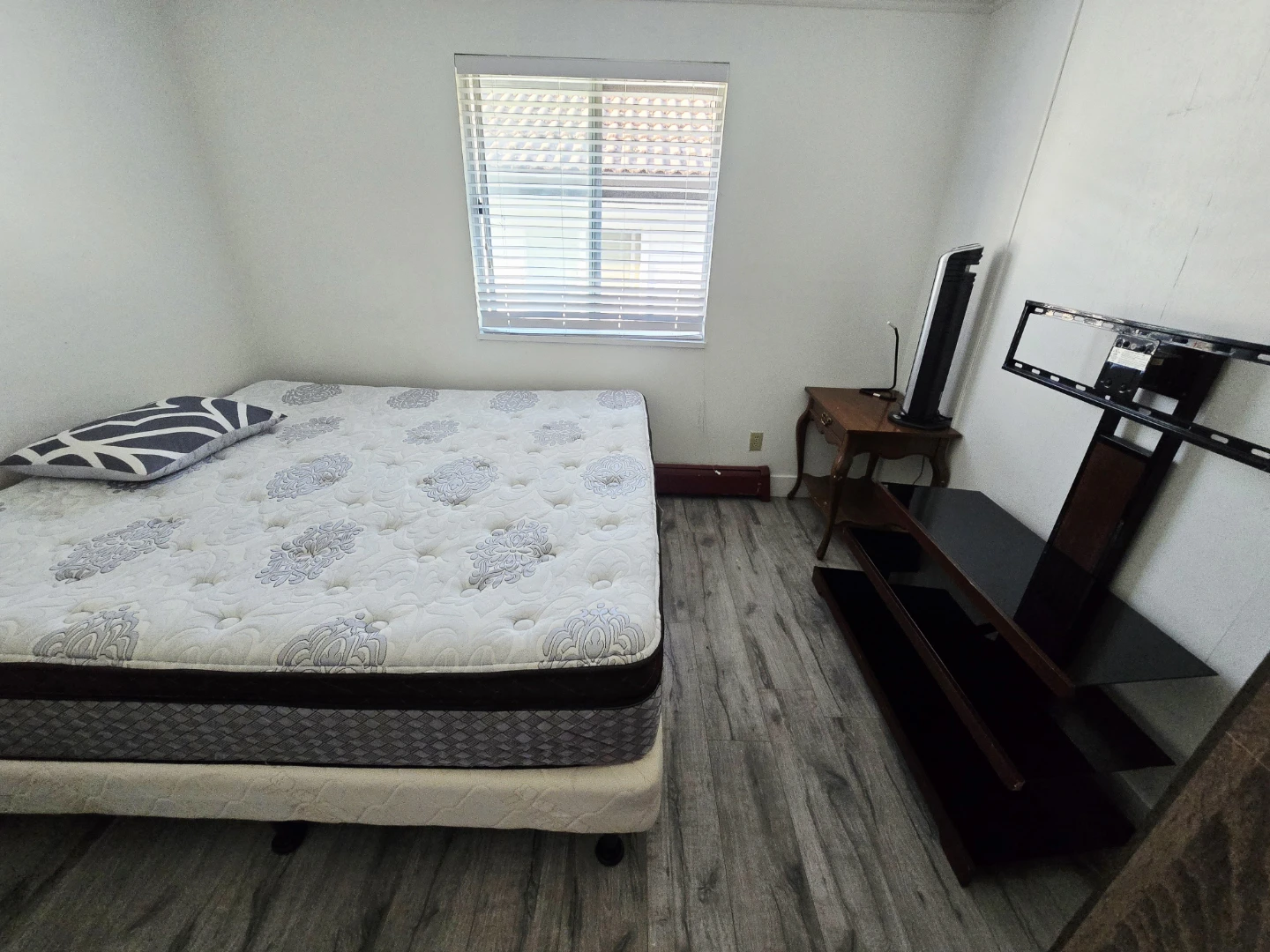 Private furnished room for rent