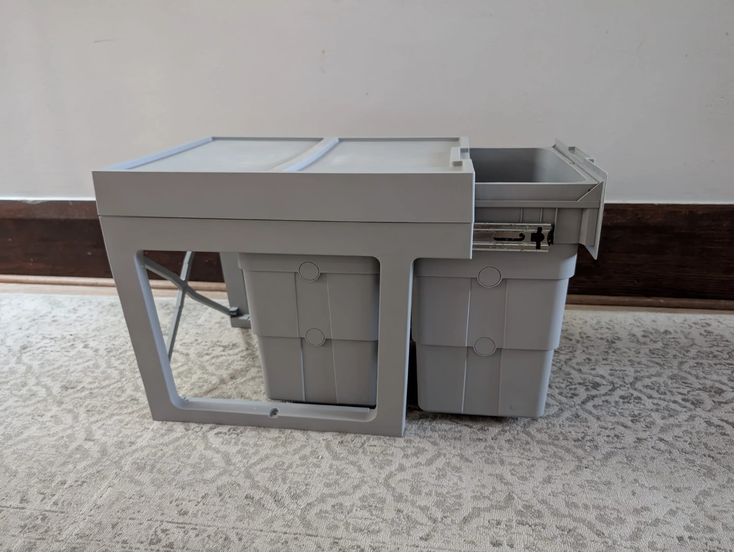 Grey Pull-Out Kitchen Trash Can Organizer