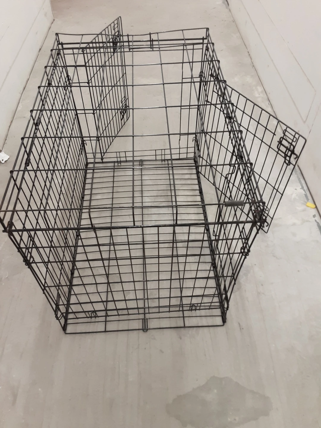 Wire Dog Crate 2 door 22x24x35 inch