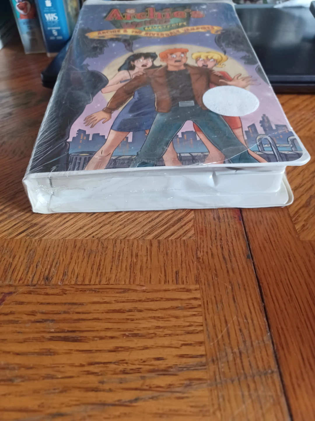 Archie's Weird Mysteries VHS - Archie & The Riverdale Vampires - photo 2