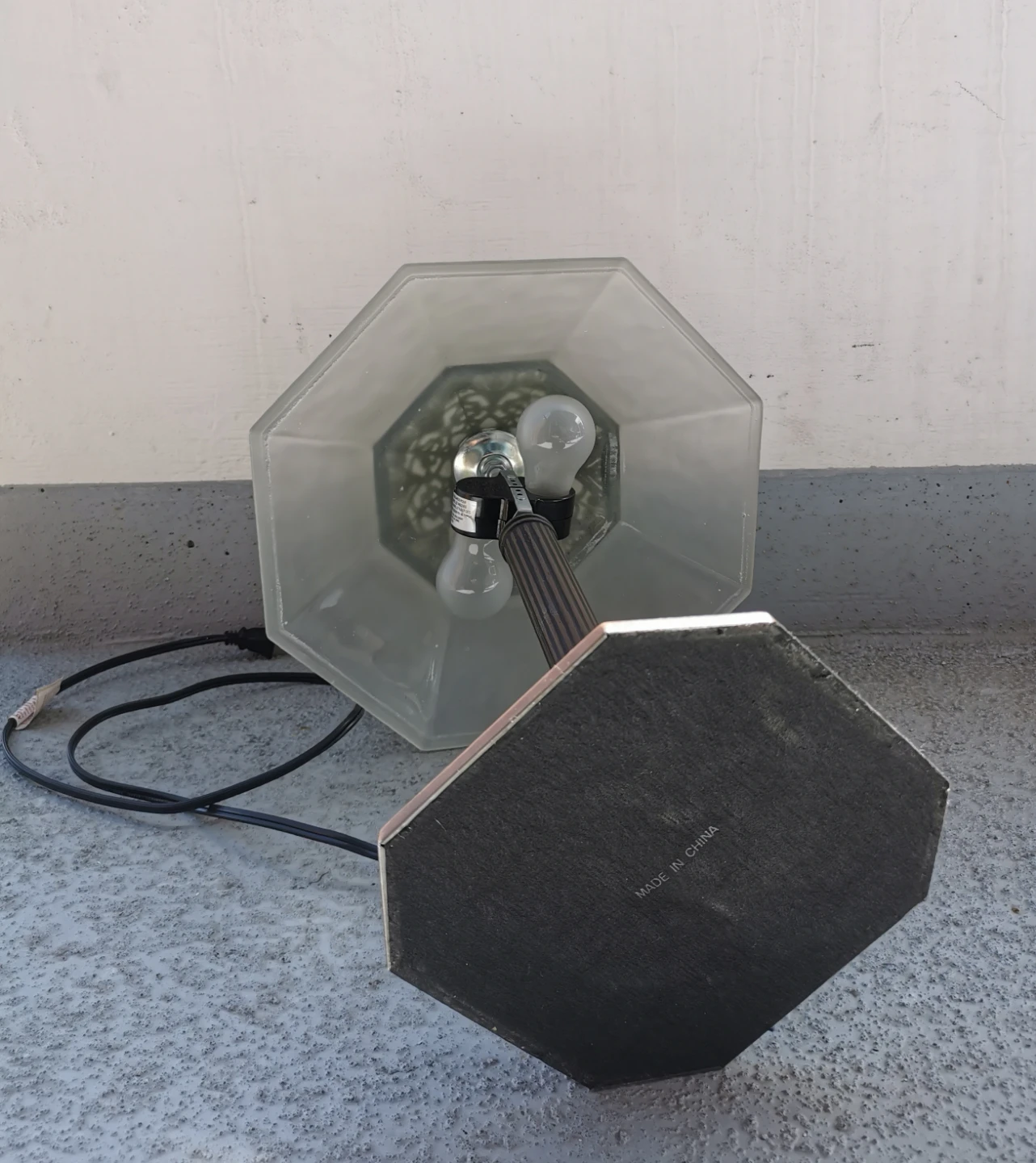 Vintage Heavy Frosted Glass Table Lamp - photo 5