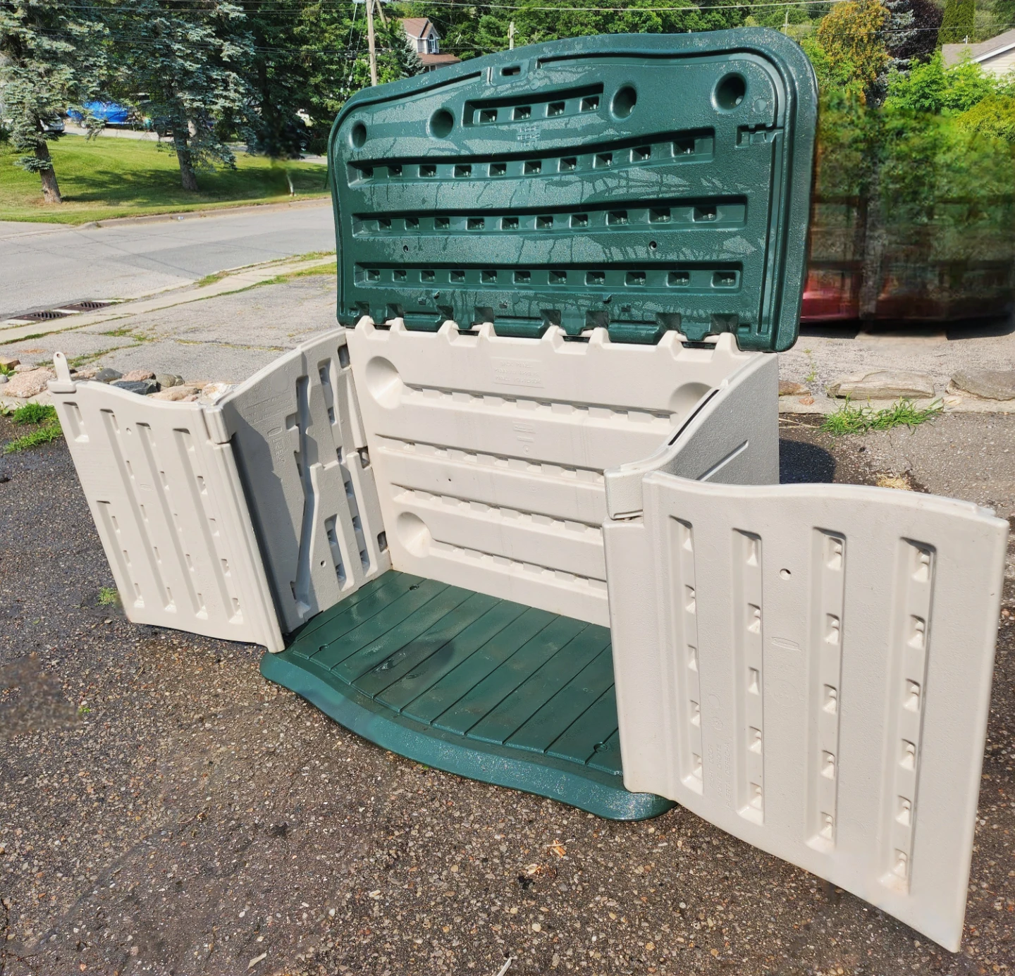 Rubbermaid Deck Box. - photo 3