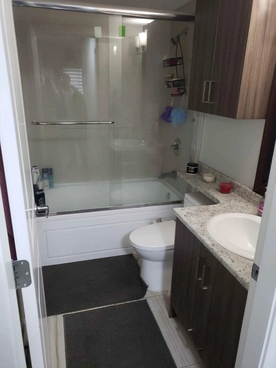 2 Bedroom basement 1 Bathroom Basement Suite for rent - photo 4