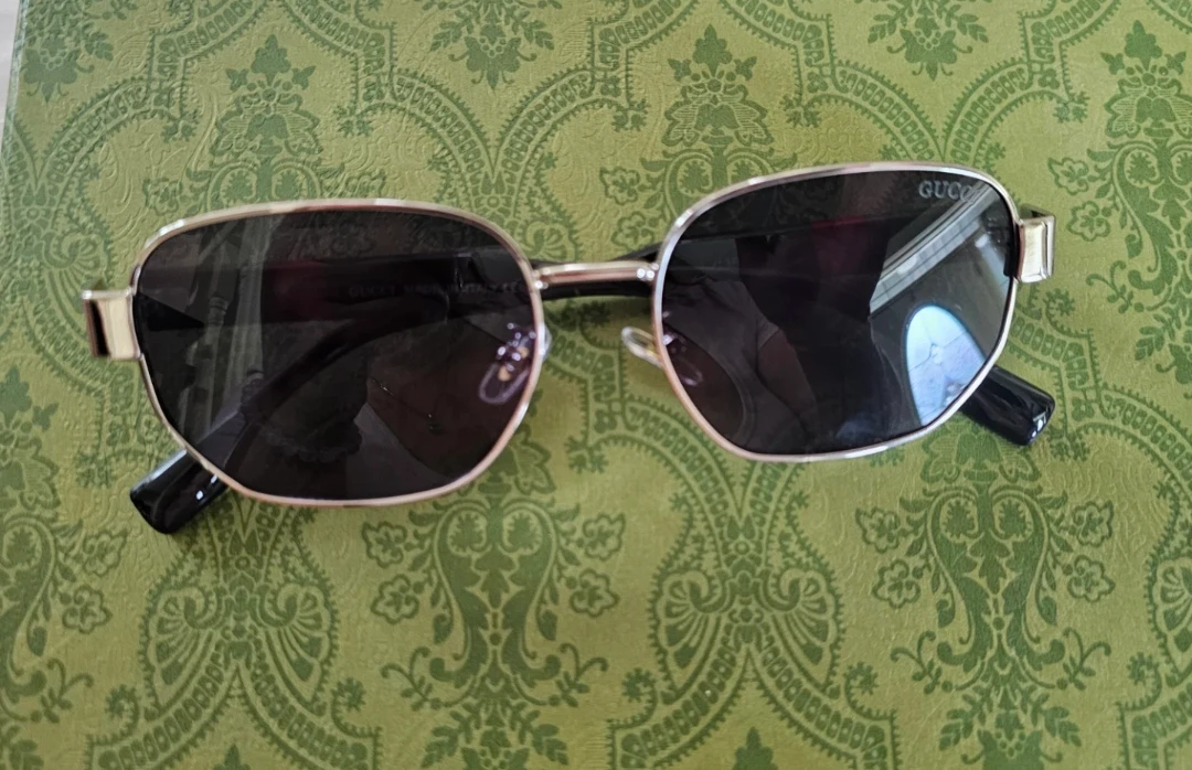 Gucci Sunglasses - photo 2