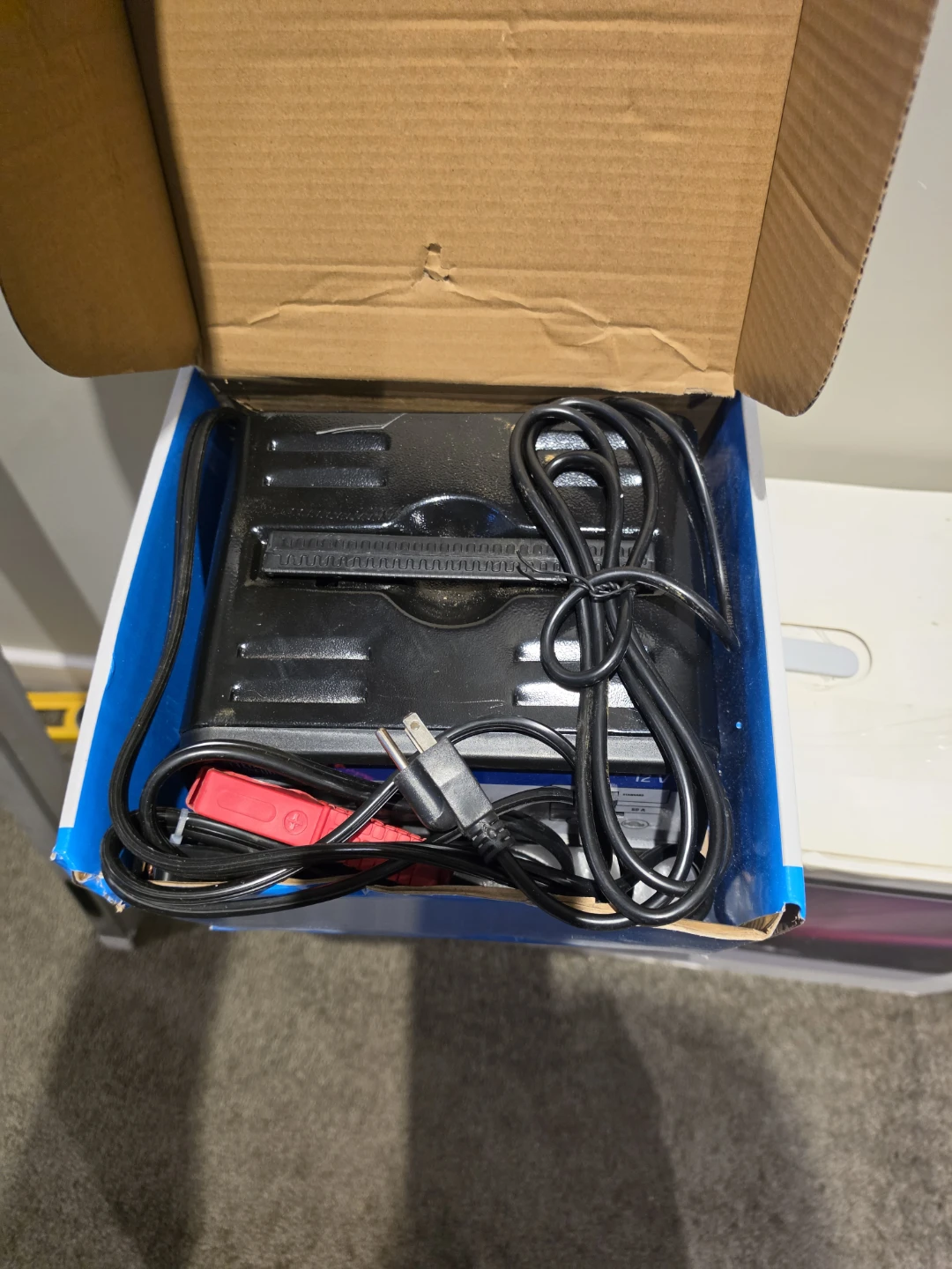 Certified Battery Charger 12V - photo 2