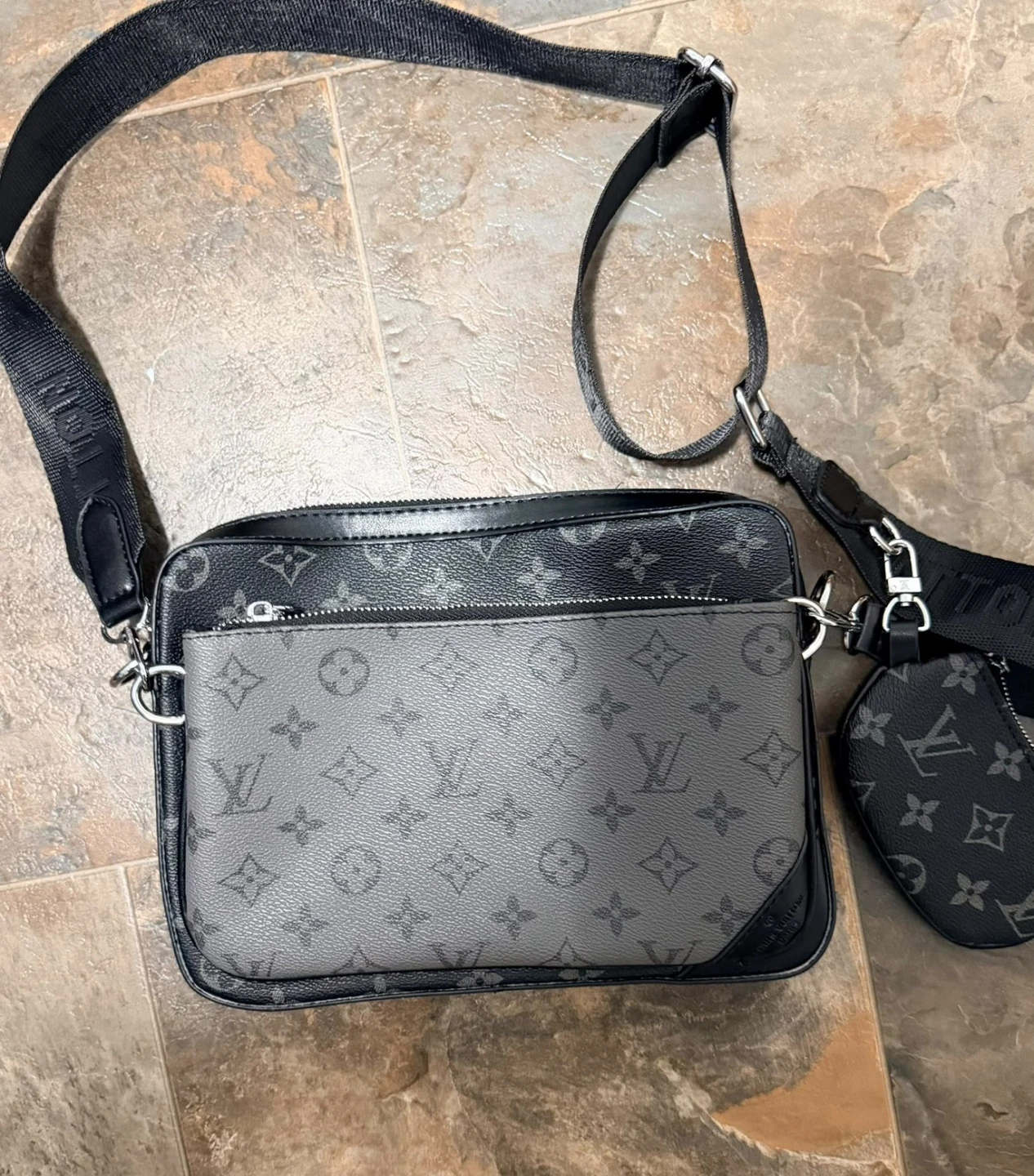 Louis Vuitton Monogram Messenger Bag