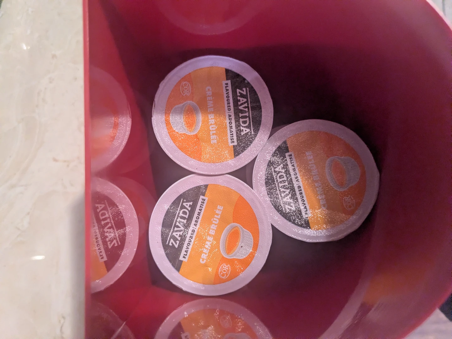 Keurig Coffee maker+ free creme brule coffee pods - photo 2