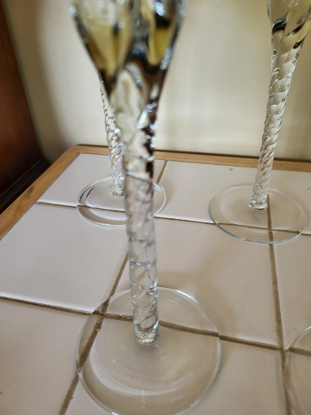 Set of 5 Vintage Amber Wine Glasses with Twisted Stems - photo 3
