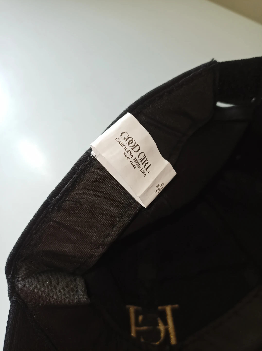 New~GOOD GIRL CAROLINA HERRERA HAT CAP ADJUSTABLE - photo 3