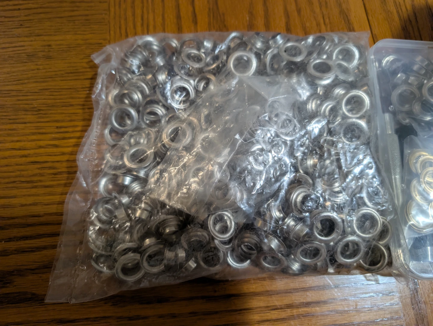 Grommet Press Tool with Assorted Grommets - photo 2