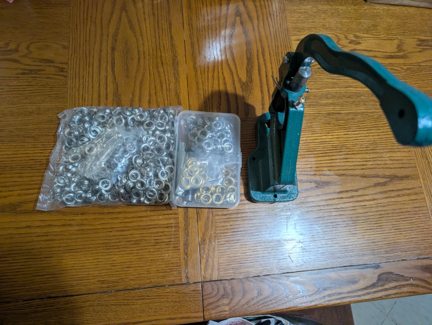 Grommet Press Tool with Assorted Grommets - photo 5