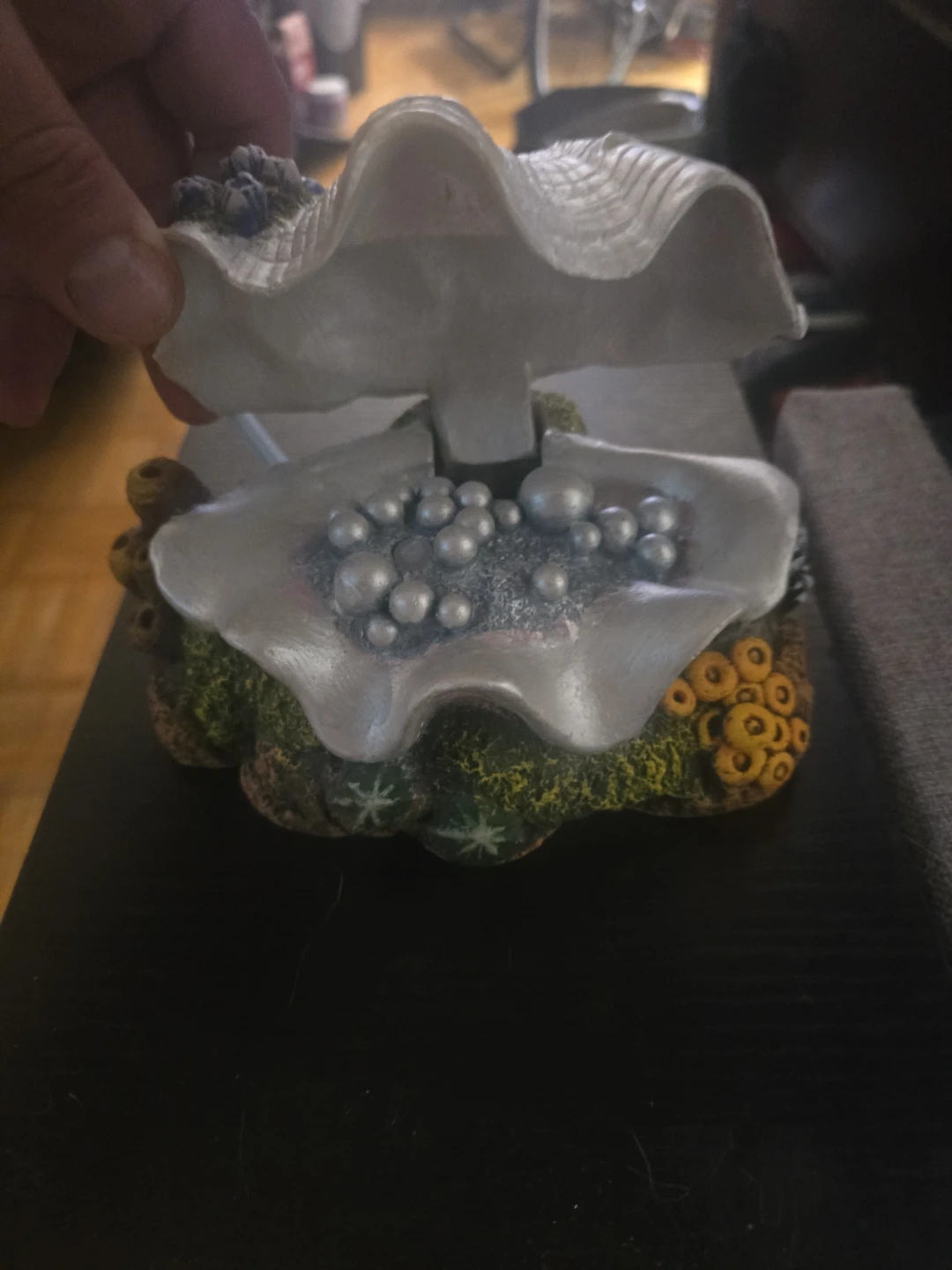 Aquarium Clam Shell with Pearls air bubbler