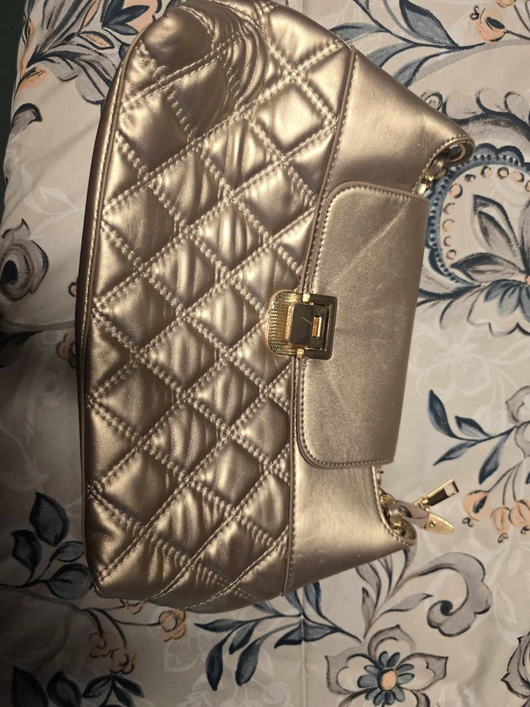 Elizabeth Grant Quilted Gold Shoulder Bag - photo 3