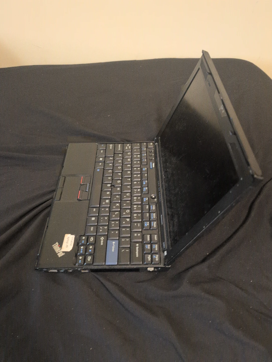 Lenovo ThinkPad X201 Laptop - photo 2