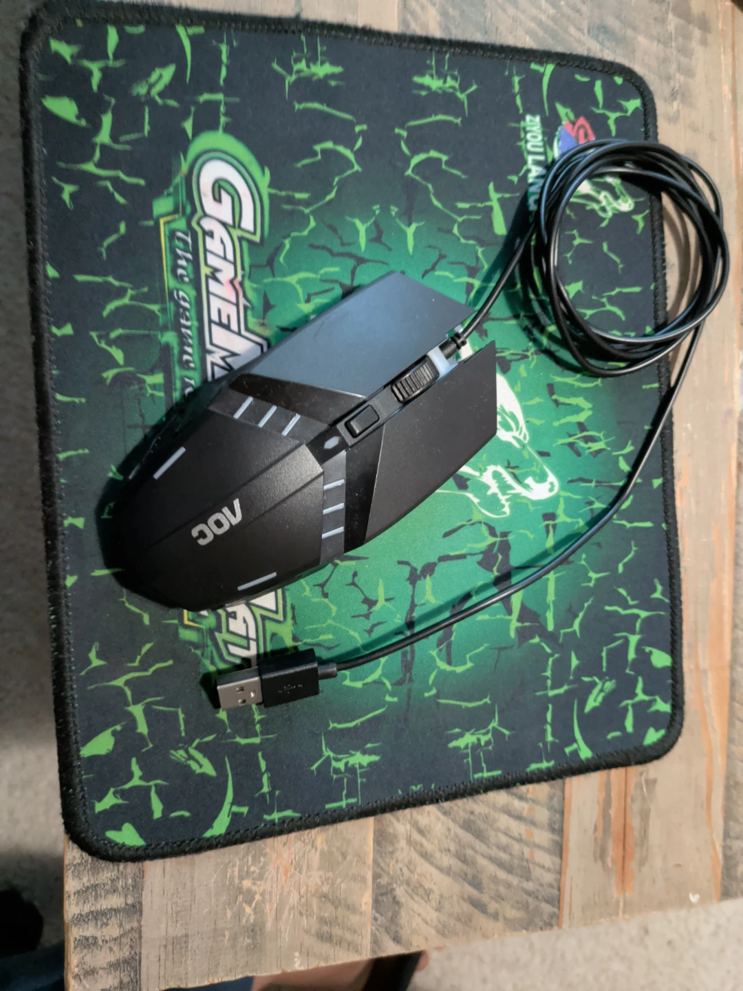 AOC gaming Mouse and zyou lang mouse pad