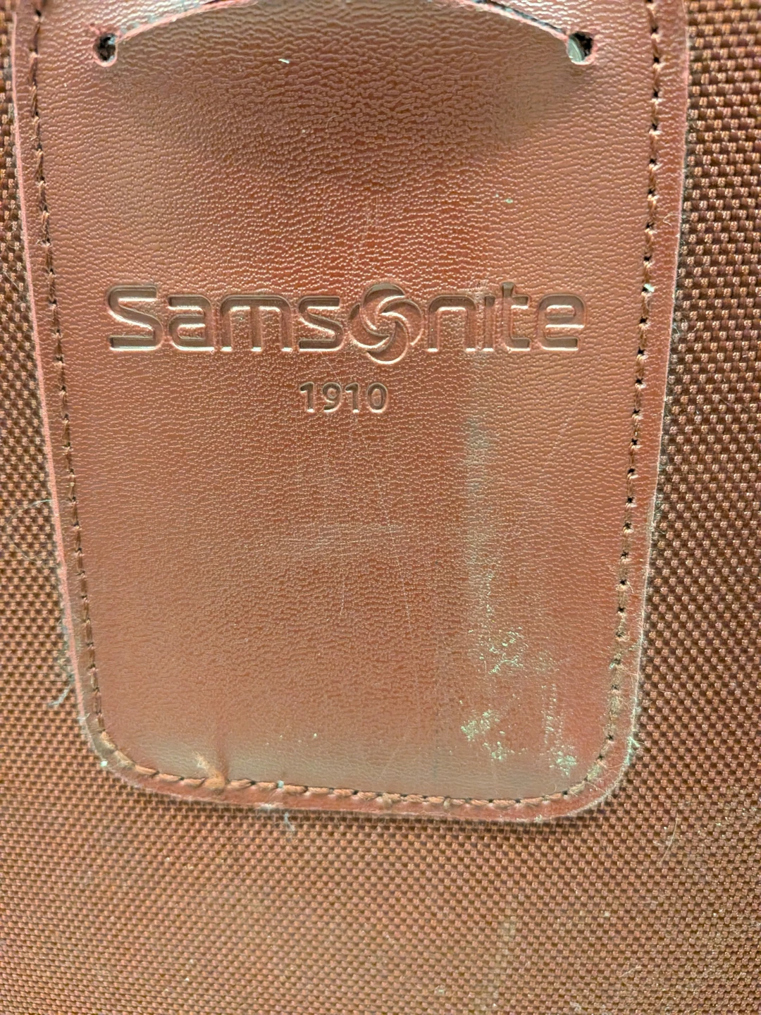 Samsonite 22" carry on  Red Rolling Suitcase - photo 2