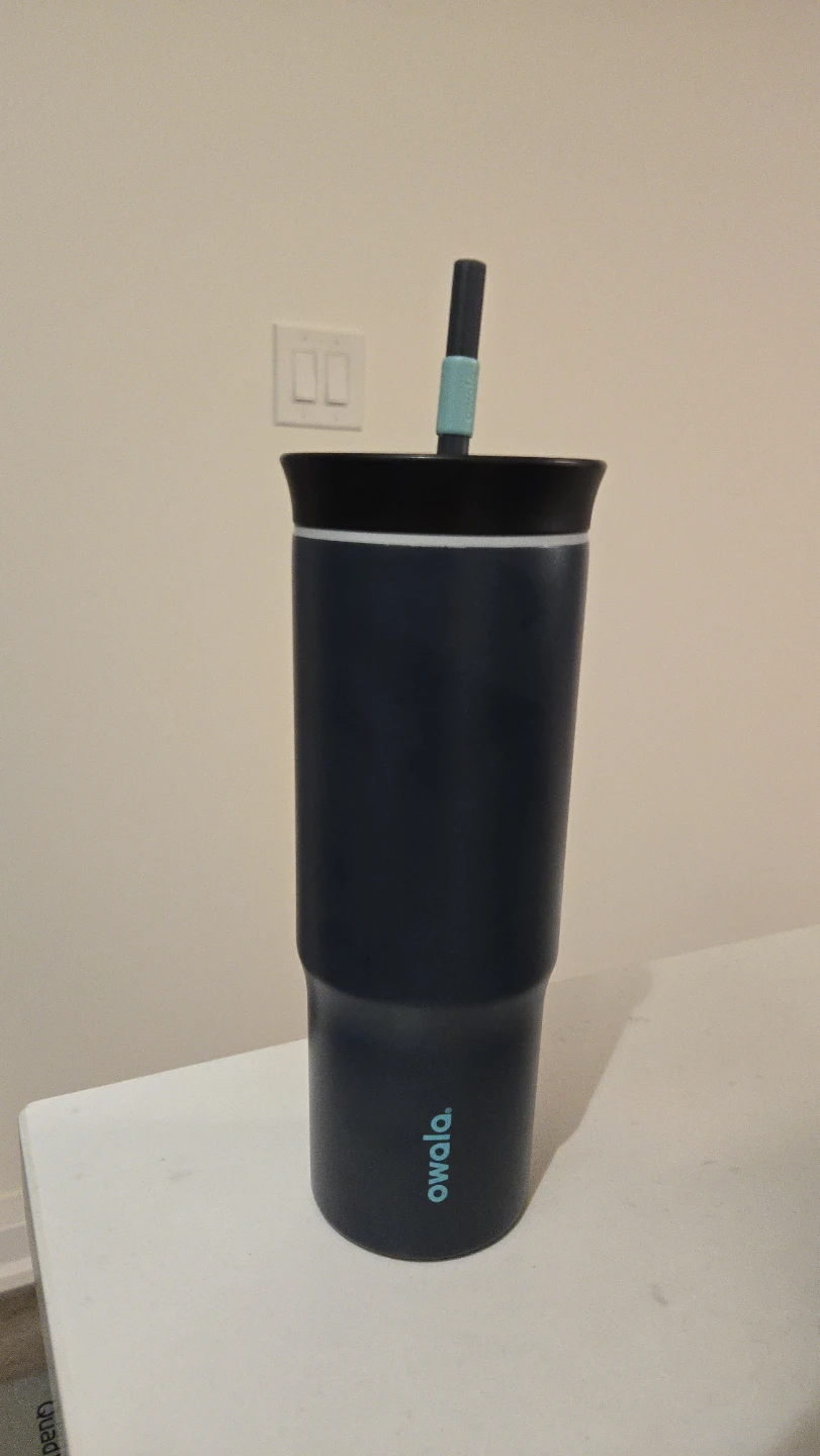 Owala FreeSip straw tumbler blue 24oz / 710ml