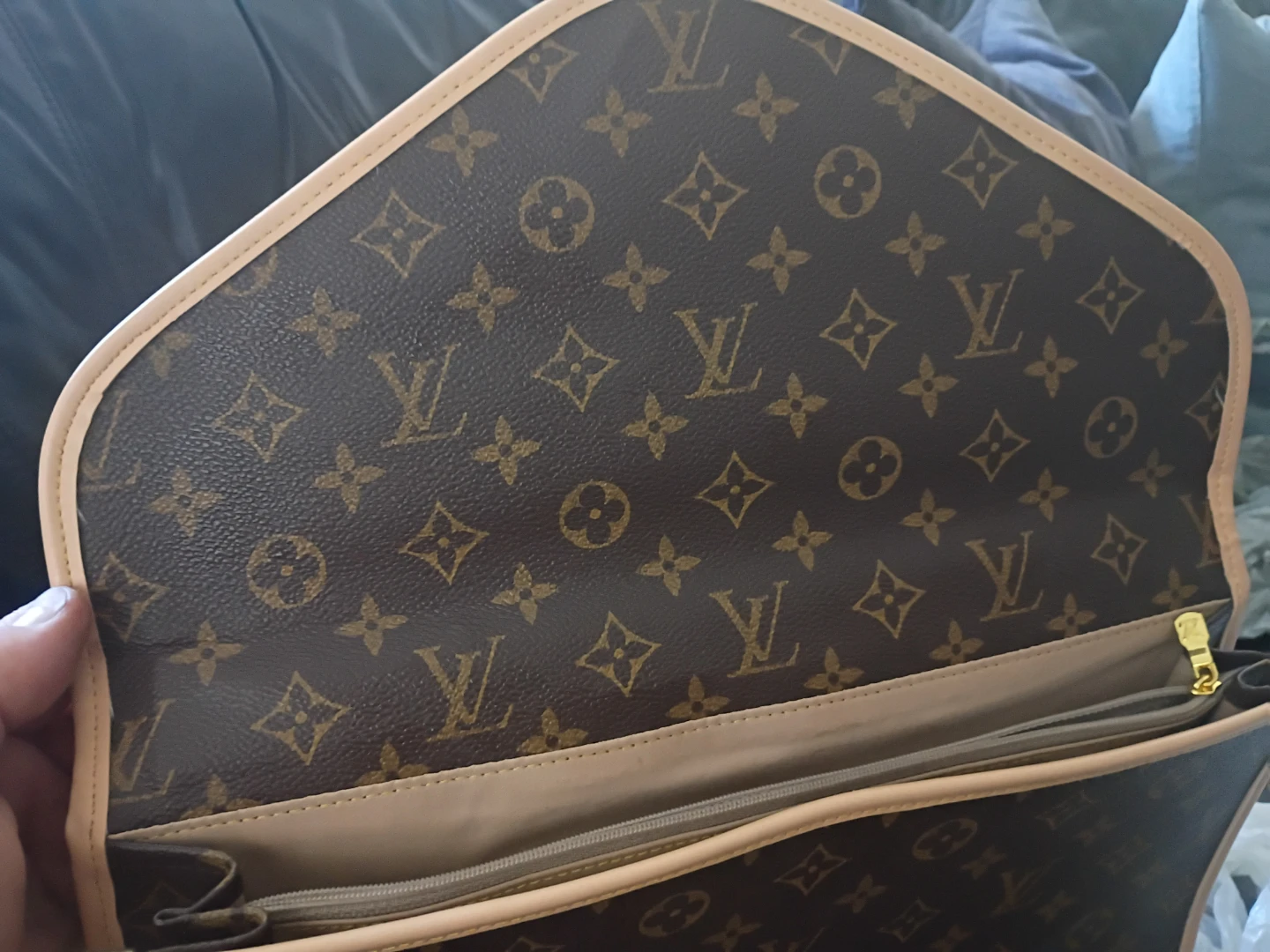 Louis Vuitton Monogram Shoulder Bag - photo 3