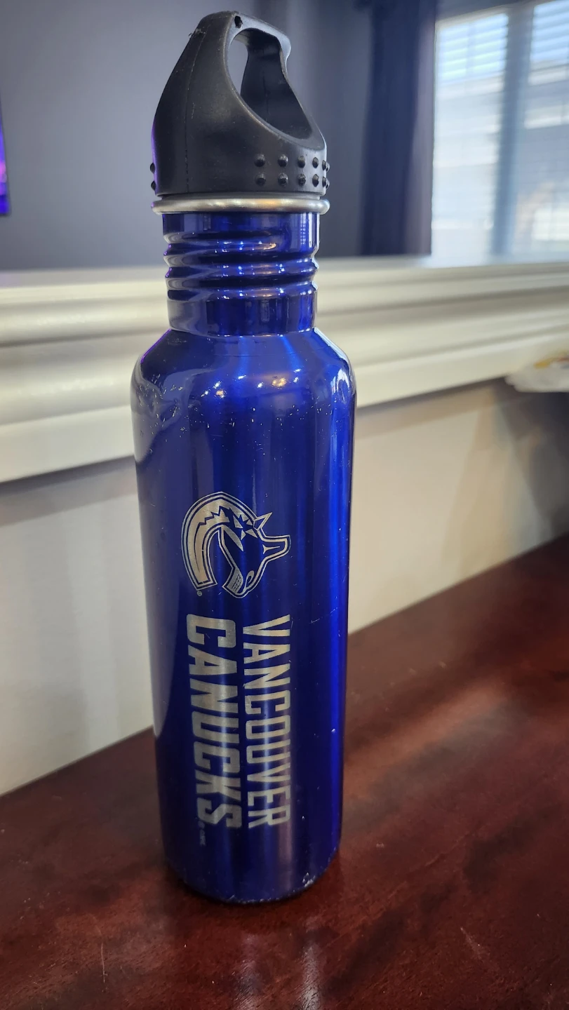 Vancouver Canucks & Canada Water Bottles - photo 3