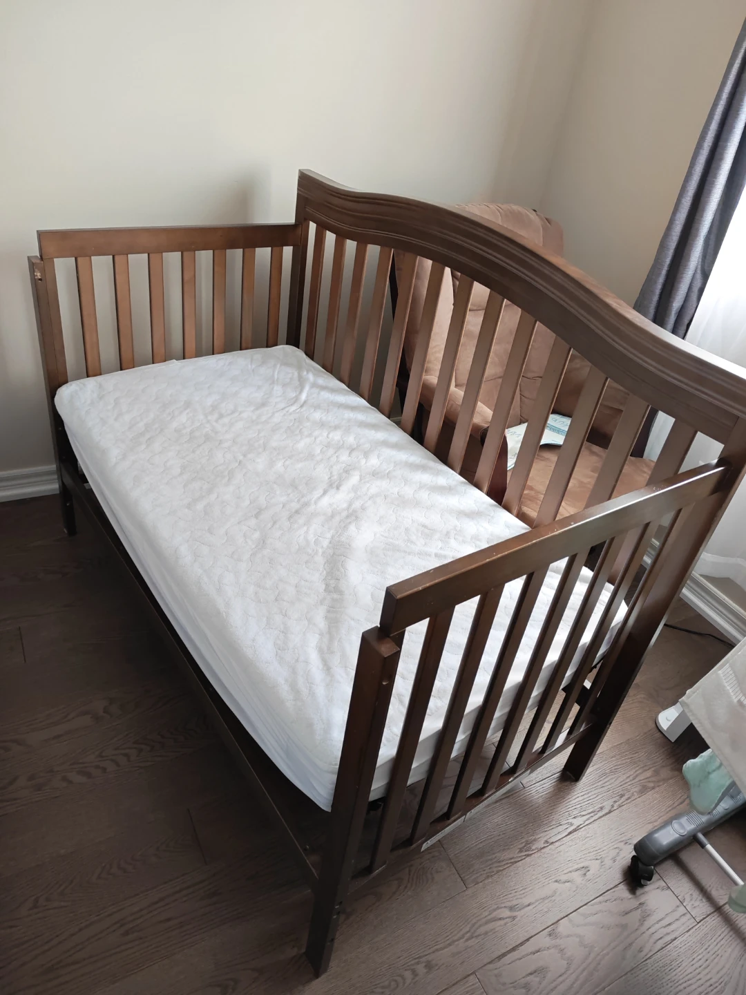 Wooden Baby Crib with Mattress - photo 2