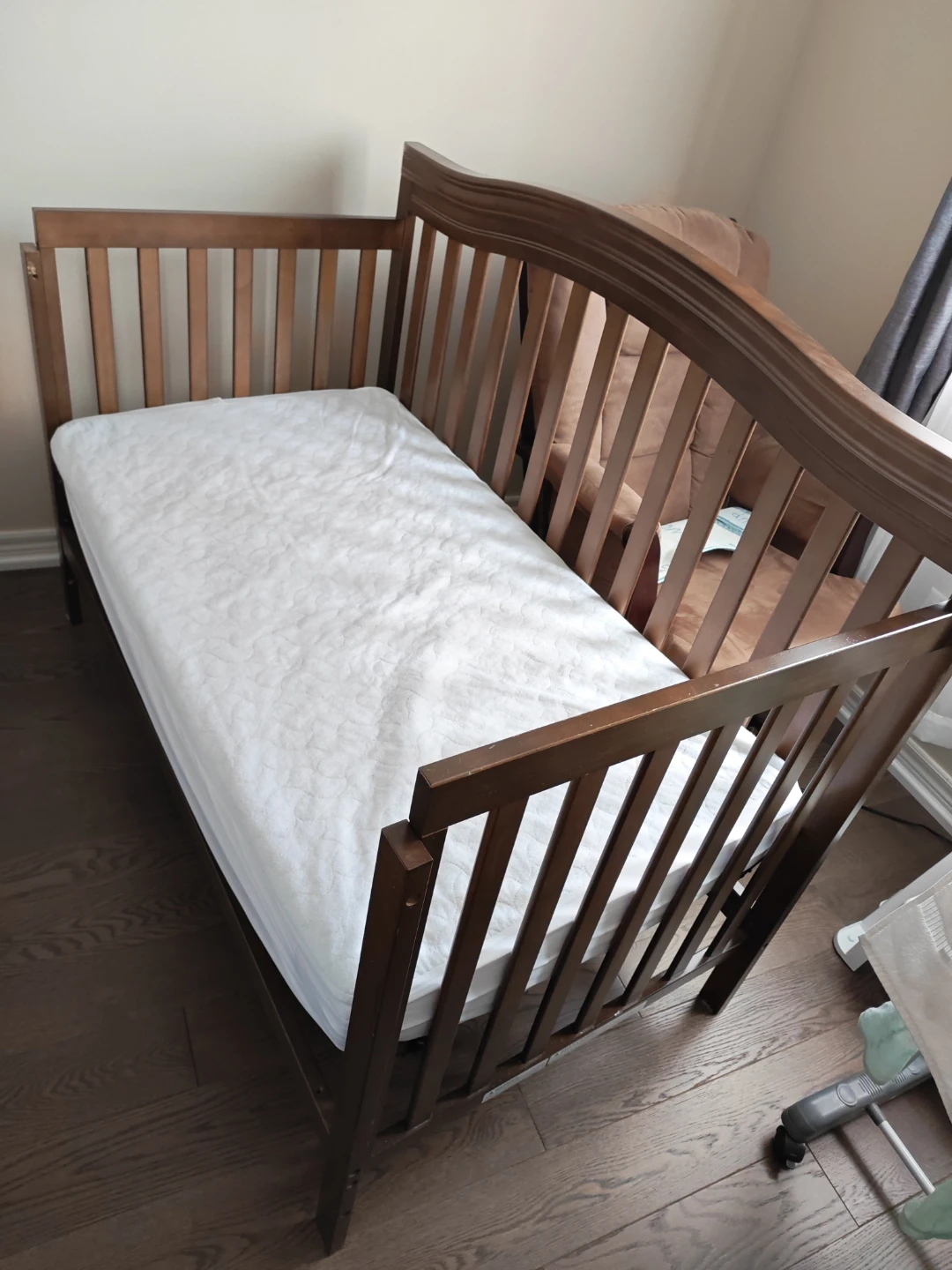 Wooden Baby Crib with Mattress - photo 3