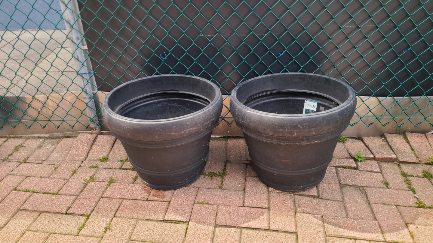 Dotchi Black Planter