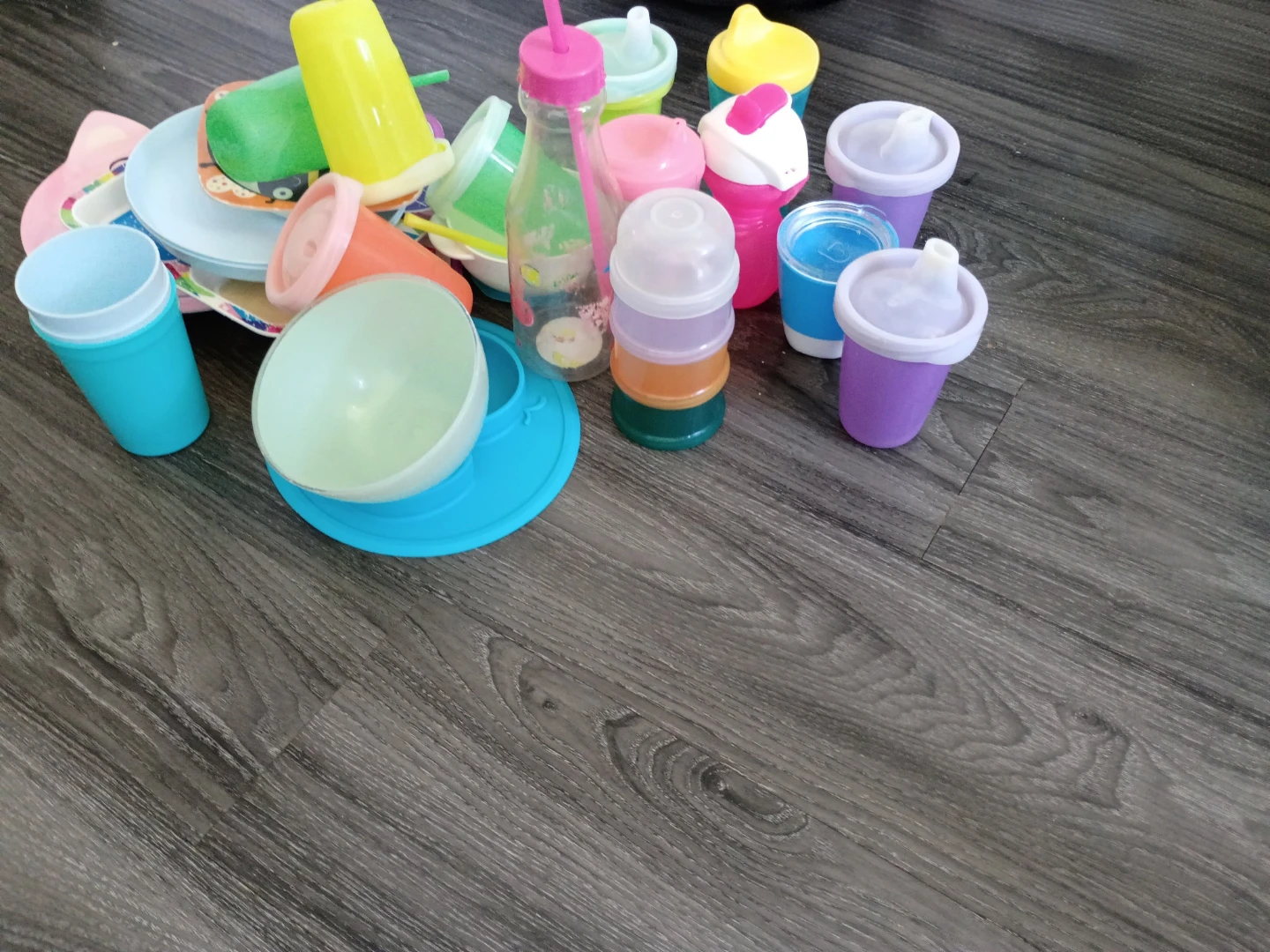 Kids Dishes and Cups Set