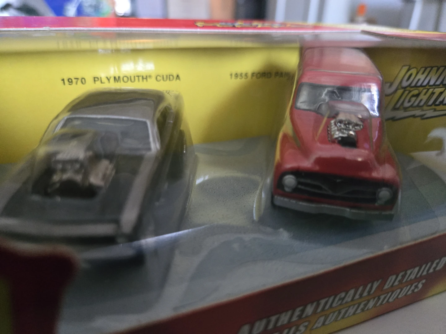 Johnny Lightning "Tingers!" 5-Car Die-Cast Set - photo 5