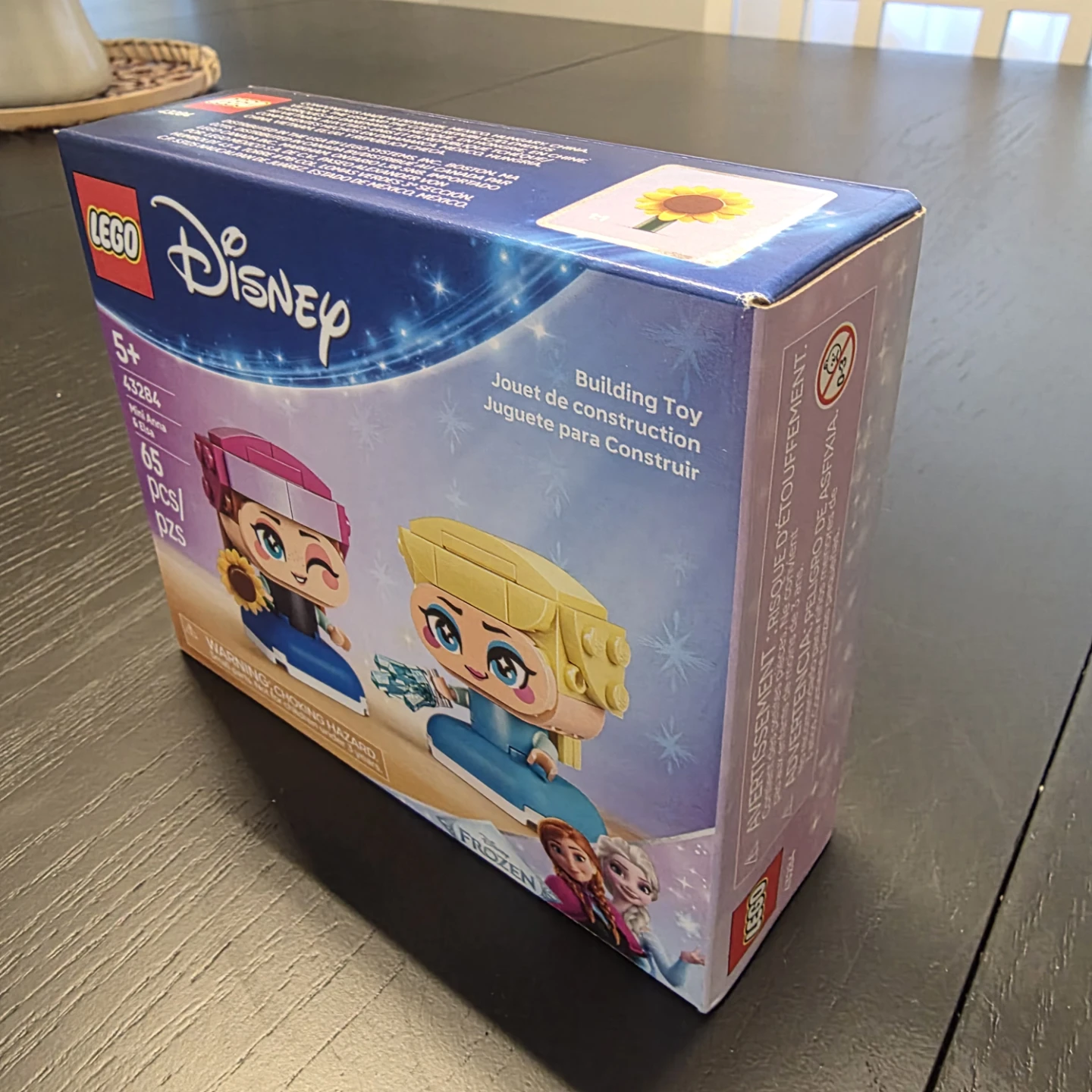 LEGO Disney Mini Anna & Elsa Building Toy 43284 - photo 2