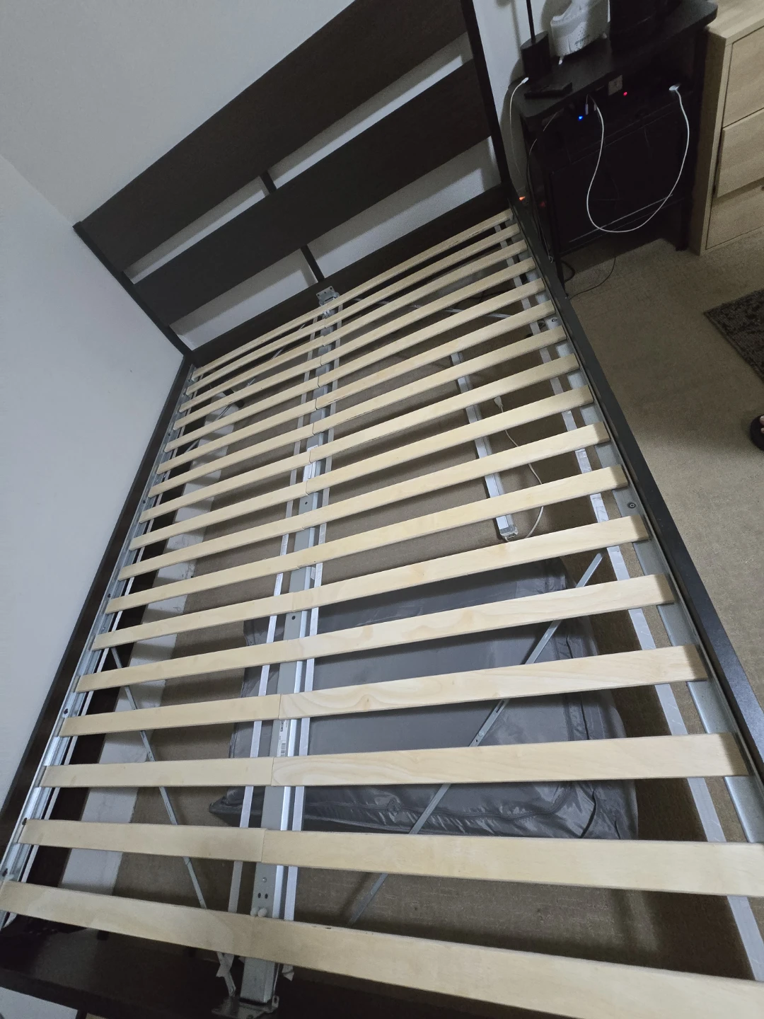 Ikea Queen Bed Frame with Zinus Mattress & new Slats. - photo 2