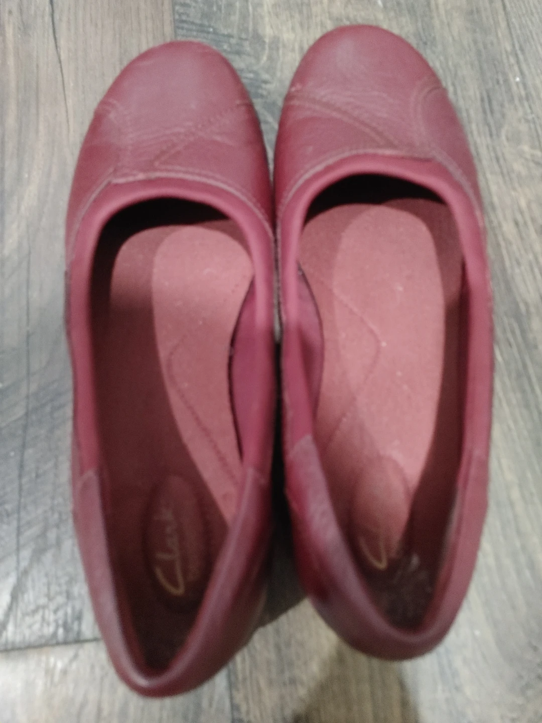 🧡CLARKS GENUINE RED LEATHER LOAFERS WOMANS SIZE 9.5 W - photo 2
