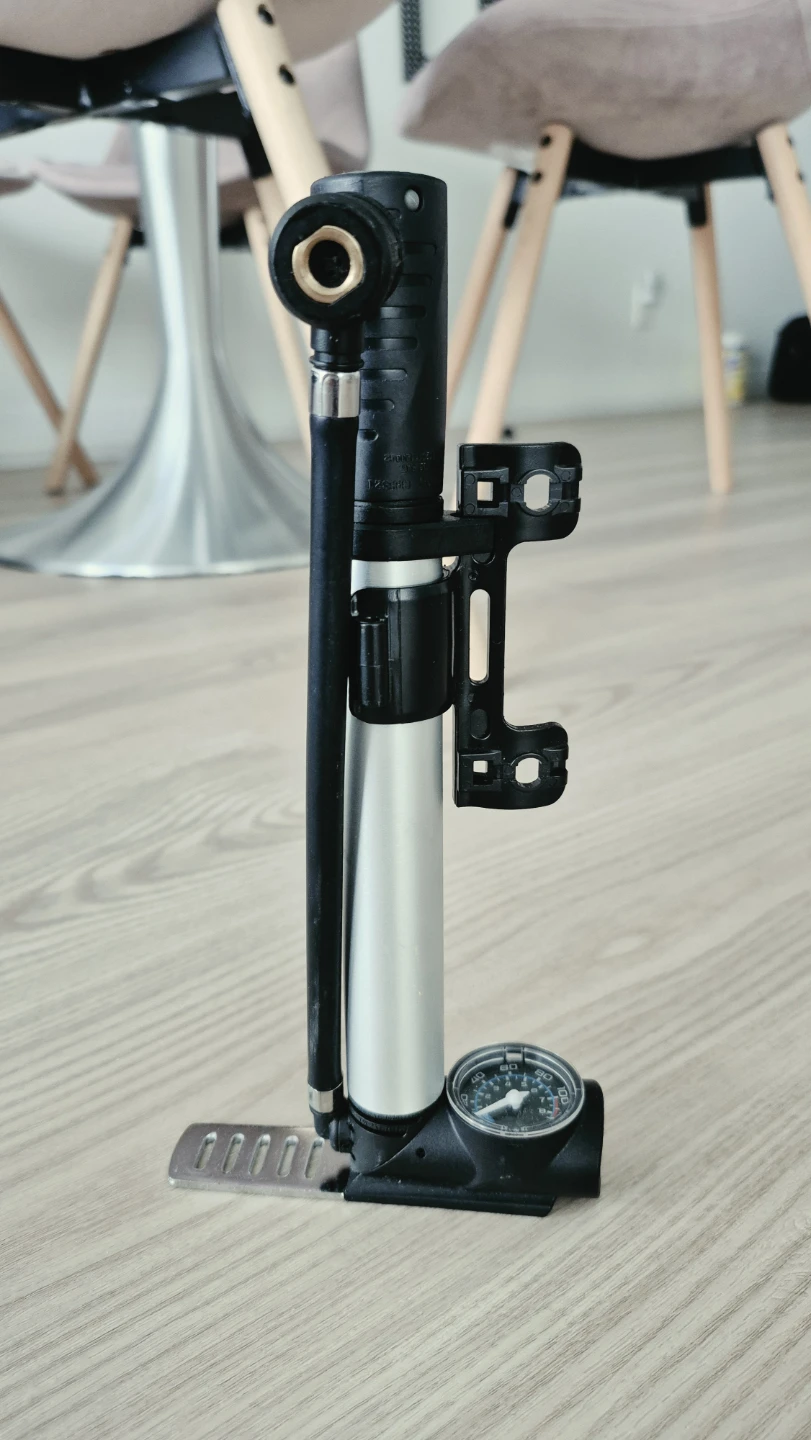 Bicycle Floor Pump with Gauge
