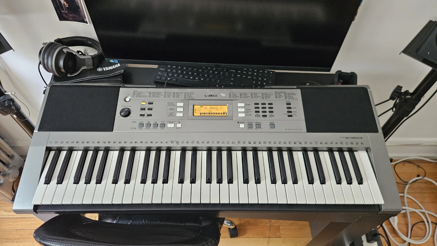 Yamaha PSR-E353 Keyboard - photo 2