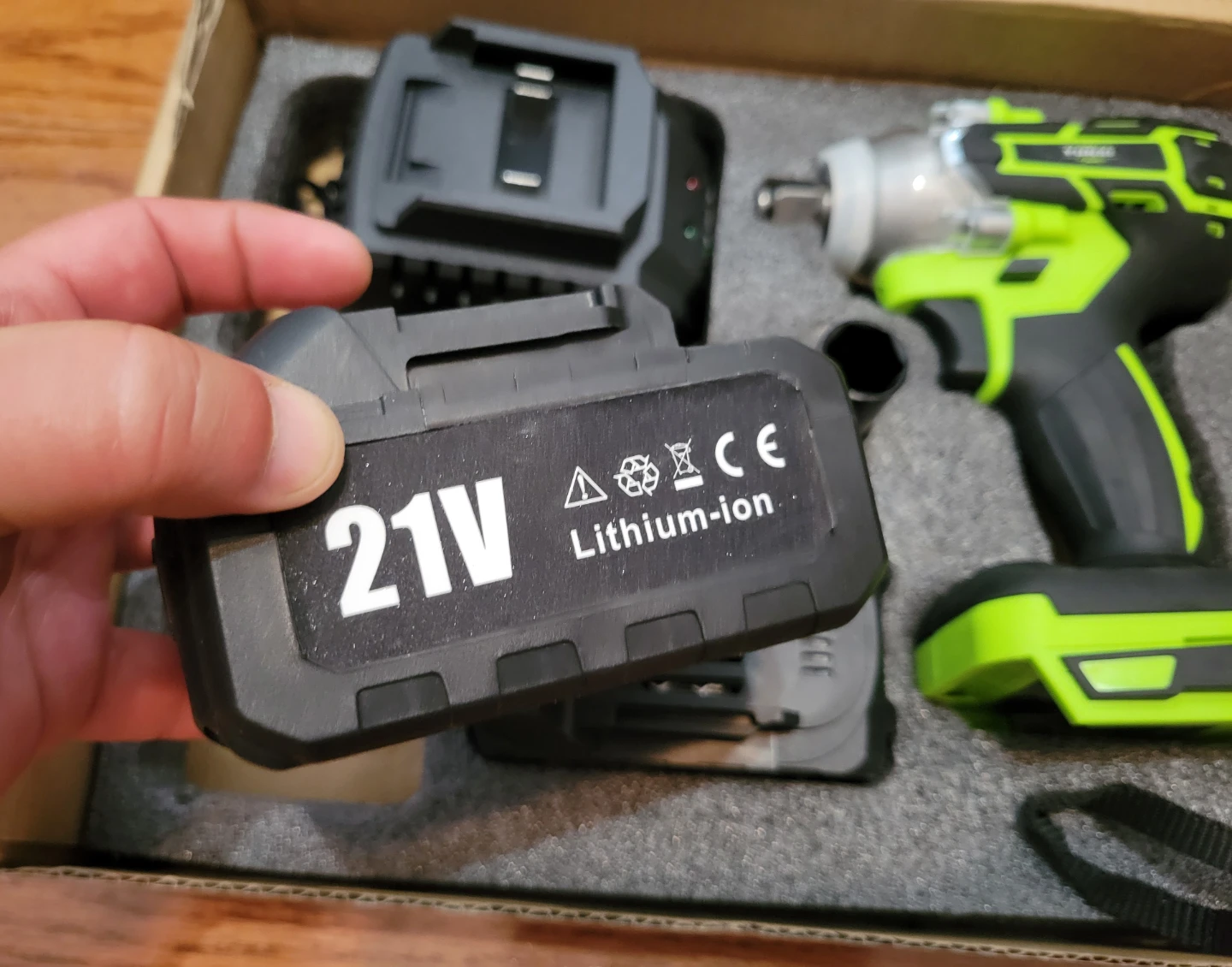 NEW Impact Wrench Kit w/2 batteries 4.0Ah - photo 2