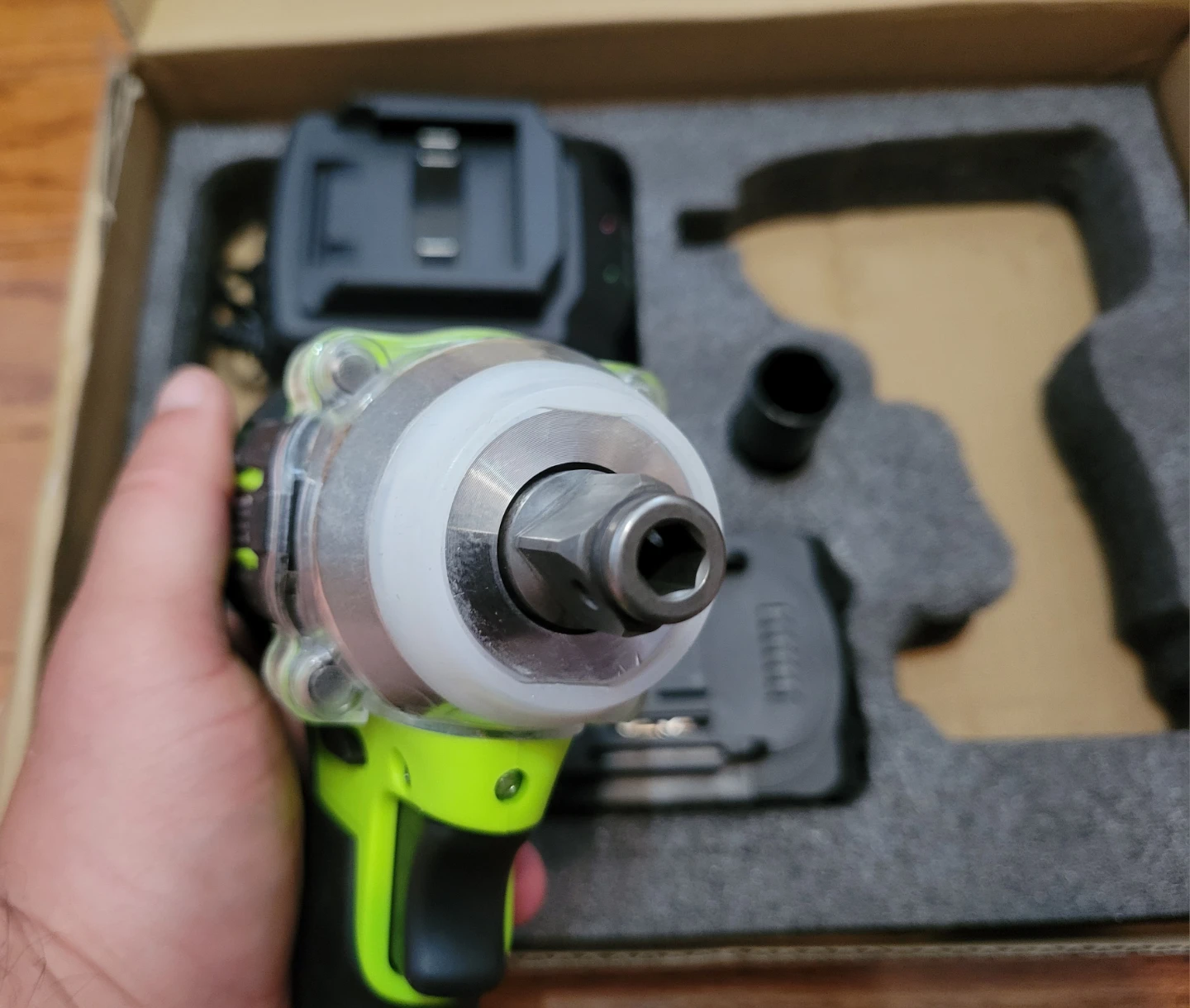 NEW Impact Wrench Kit w/2 batteries 4.0Ah - photo 4
