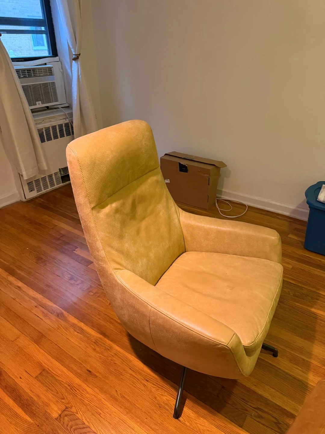 Yellow Swivel Armchair - photo 2
