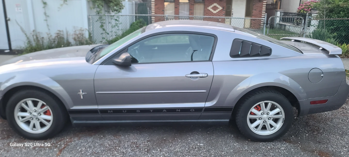 2006 Ford Mustang Coupe pony package