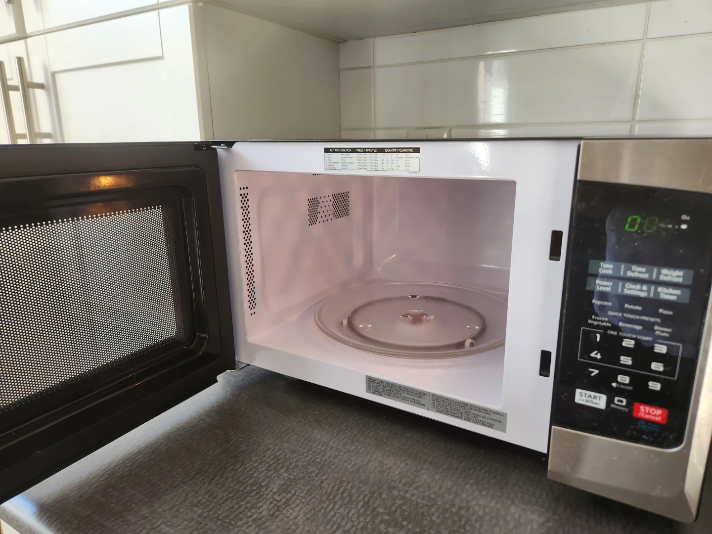 Toshiba Microwave - photo 3