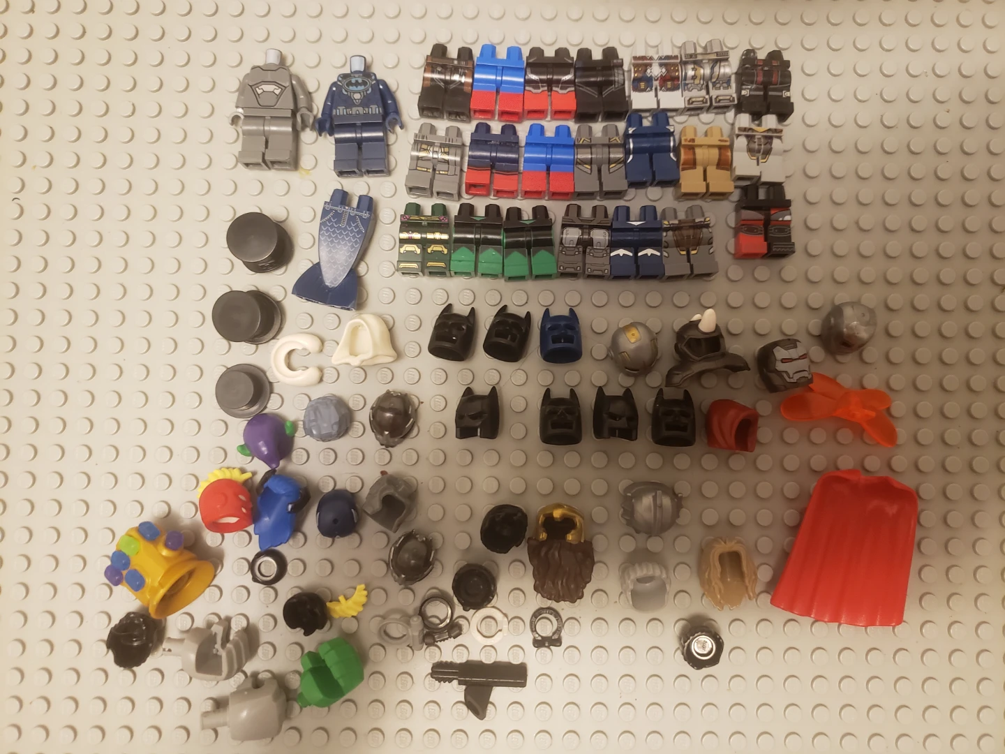 Lego super heros minifigure parts lot pic 1 to 4 - photo 3