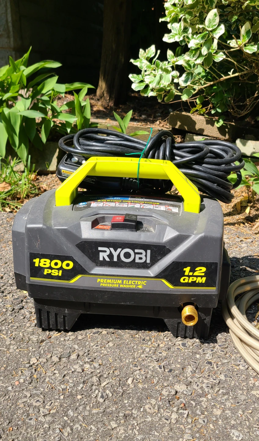 Compact Ryobi Pressure Washer 1800PSI - Excellent Condition - photo 2